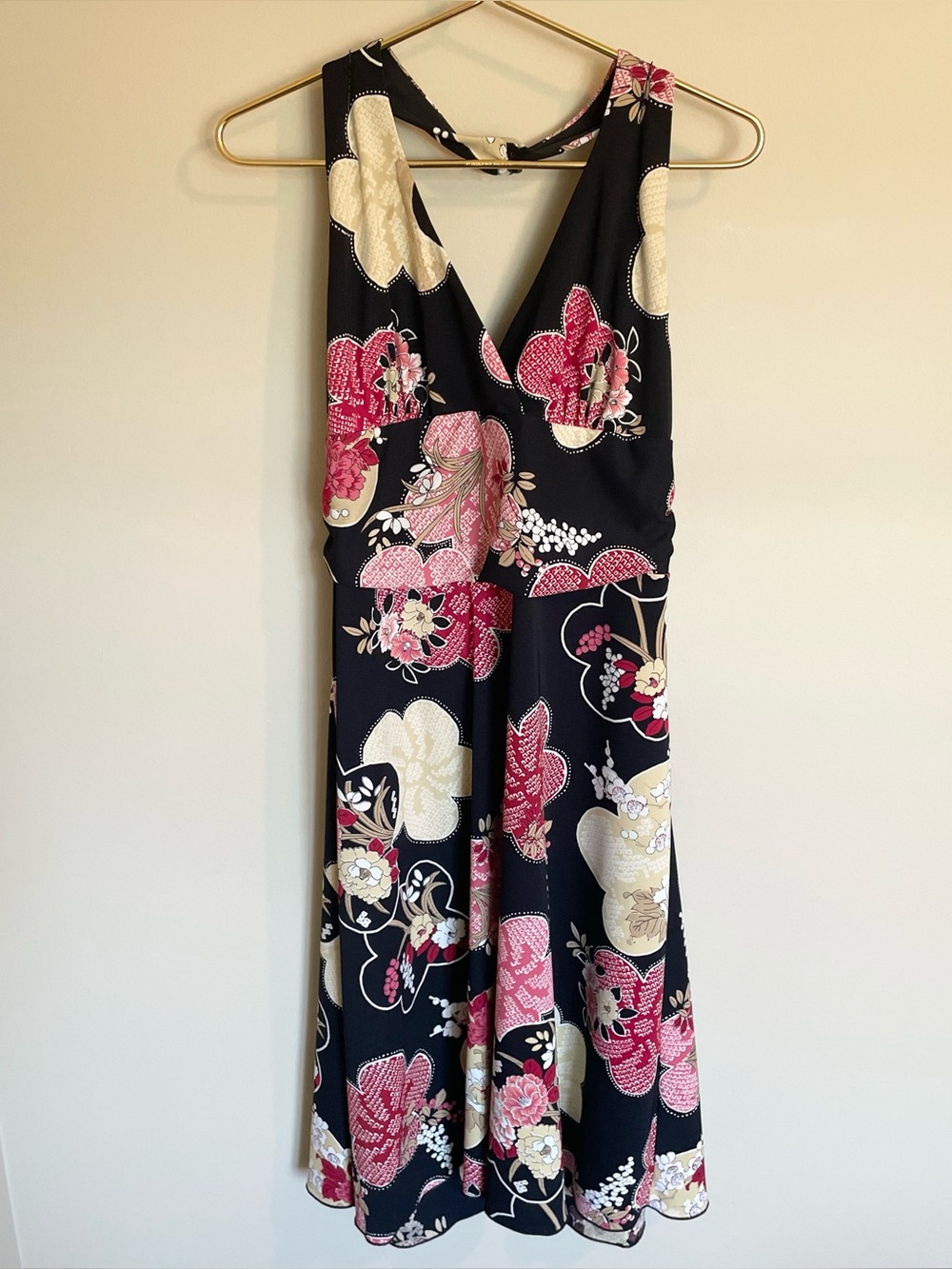 Bisou Bisou Floral Halter Neck Sleeveless Midi Dress in Black and Red